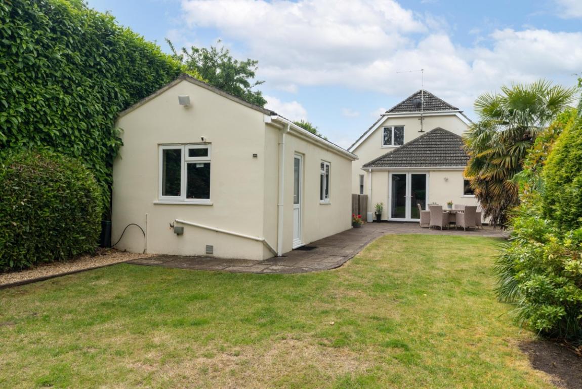 Image: 25 Blythe Road Wimborne Dorset Corfe Mullen